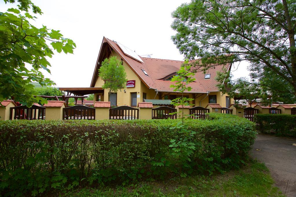Hajdúszoboszló Harmonia Apartmanhaz מראה חיצוני תמונה