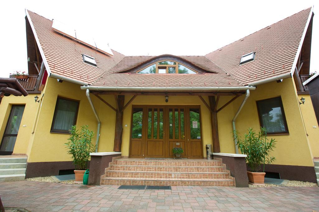 Hajdúszoboszló Harmonia Apartmanhaz מראה חיצוני תמונה