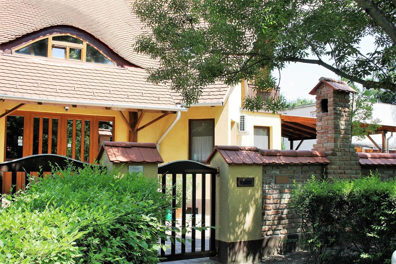 Hajdúszoboszló Harmonia Apartmanhaz מראה חיצוני תמונה